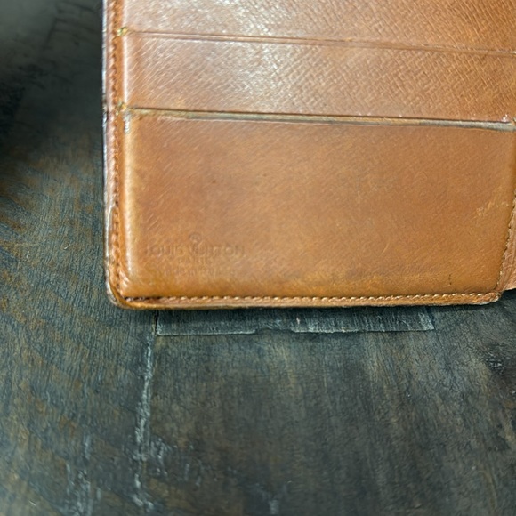 Louis Vuitton Bifold Mens Wallet - Picture 11 of 11